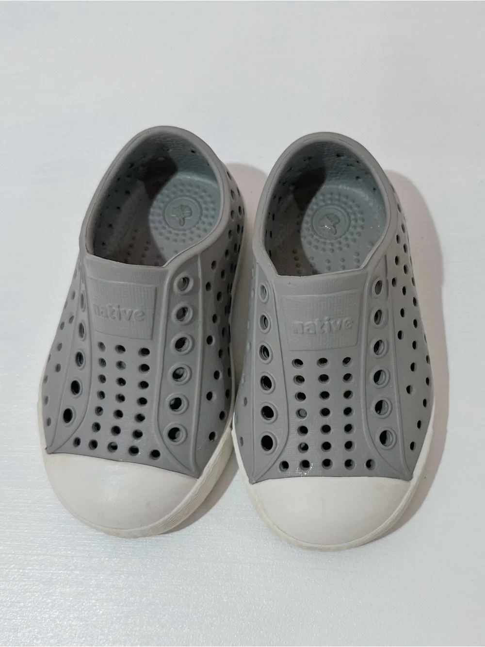 Native Jefferson Slip-On Kids Shoes in Grey C5